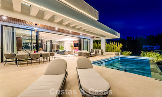 Villa design sophistiquée avec vue magnifique sur la mer à vendre à El Madroñal, Benahavis - Marbella 795621 