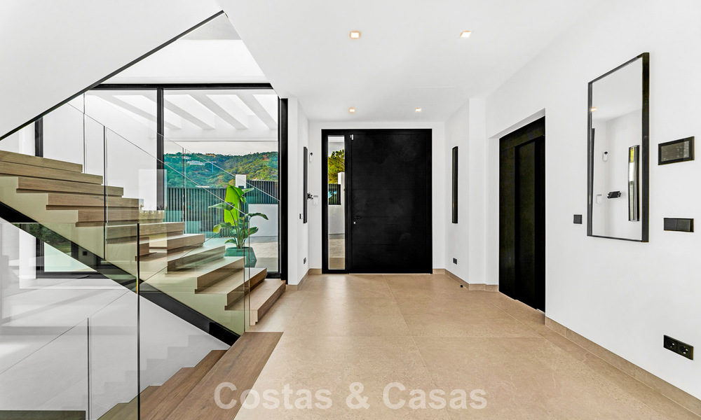 Villa design sophistiquée avec vue magnifique sur la mer à vendre à El Madroñal, Benahavis - Marbella 795624
