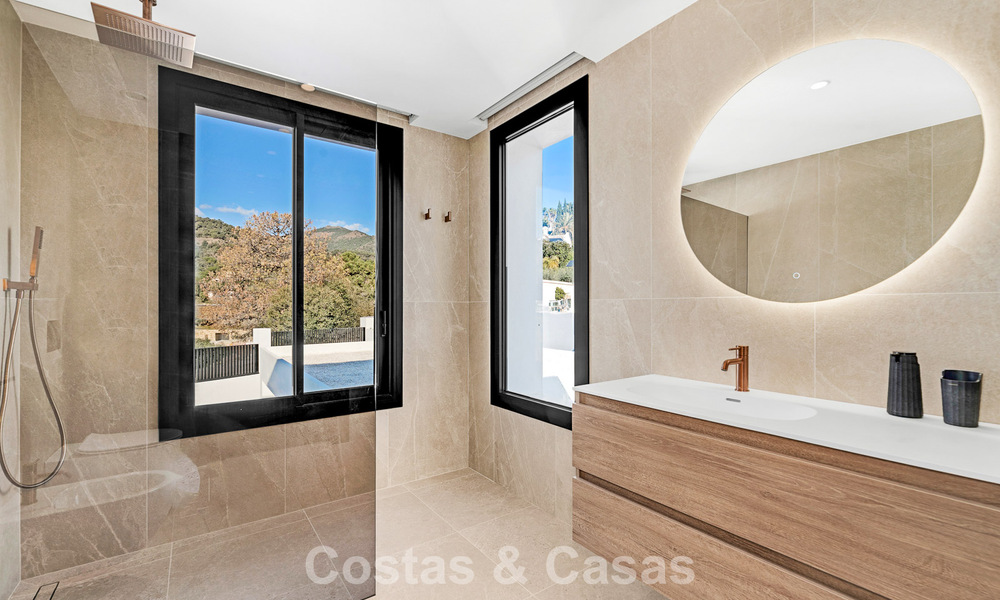 Villa design sophistiquée avec vue magnifique sur la mer à vendre à El Madroñal, Benahavis - Marbella 795631