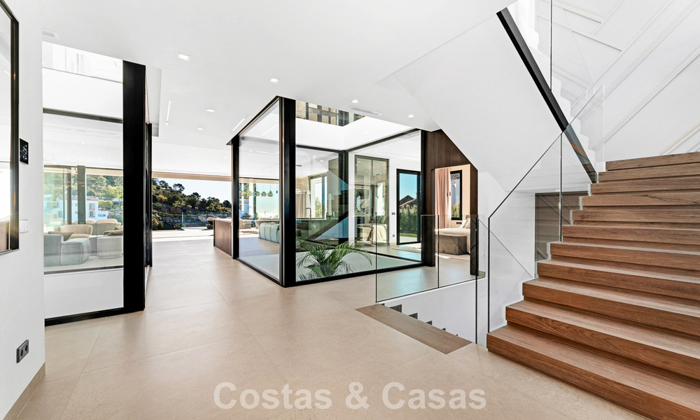 Villa design sophistiquée avec vue magnifique sur la mer à vendre à El Madroñal, Benahavis - Marbella 795637