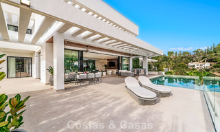 Villa design sophistiquée avec vue magnifique sur la mer à vendre à El Madroñal, Benahavis - Marbella 795645 