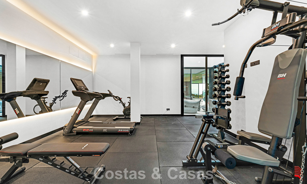 Villa design sophistiquée avec vue magnifique sur la mer à vendre à El Madroñal, Benahavis - Marbella 795651