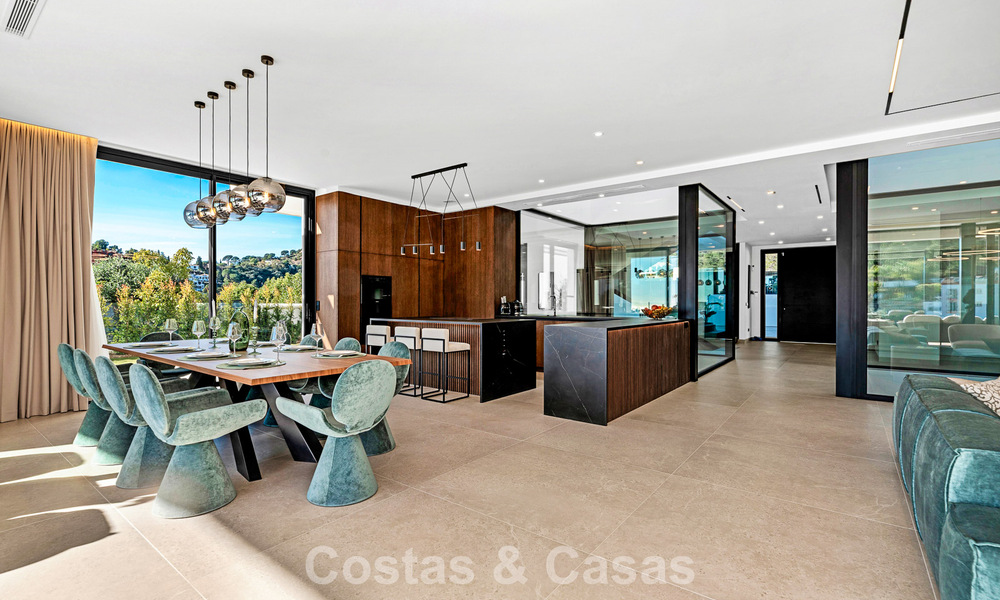 Villa design sophistiquée avec vue imprenable sur la mer à vendre à El Madroñal, Benahavis - Marbella 796830