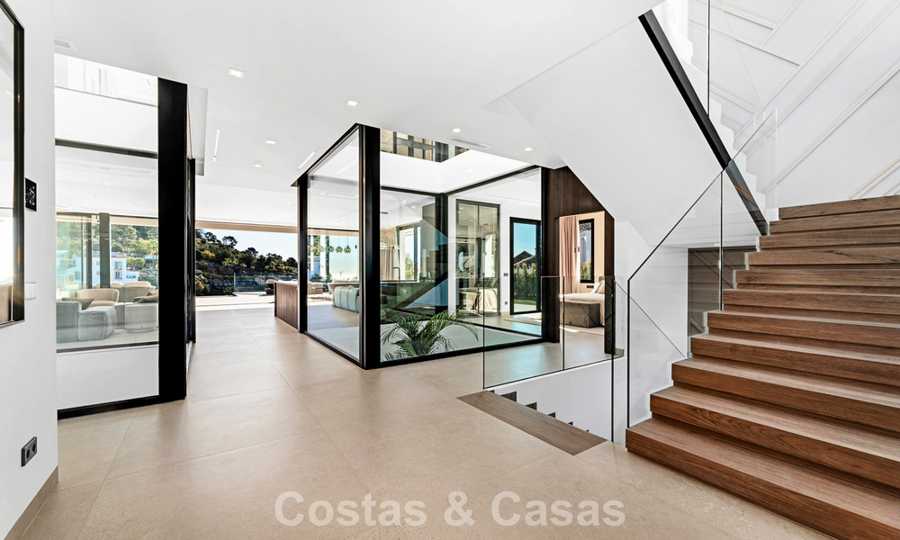 Villa design sophistiquée avec vue imprenable sur la mer à vendre à El Madroñal, Benahavis - Marbella 796835