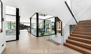 Villa design sophistiquée avec vue imprenable sur la mer à vendre à El Madroñal, Benahavis - Marbella 796835 