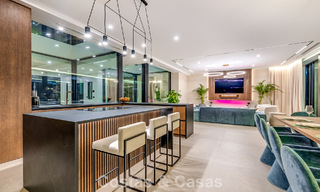 Villa design sophistiquée avec vue imprenable sur la mer à vendre à El Madroñal, Benahavis - Marbella 796836 