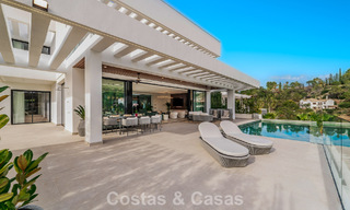 Villa design sophistiquée avec vue imprenable sur la mer à vendre à El Madroñal, Benahavis - Marbella 796846 
