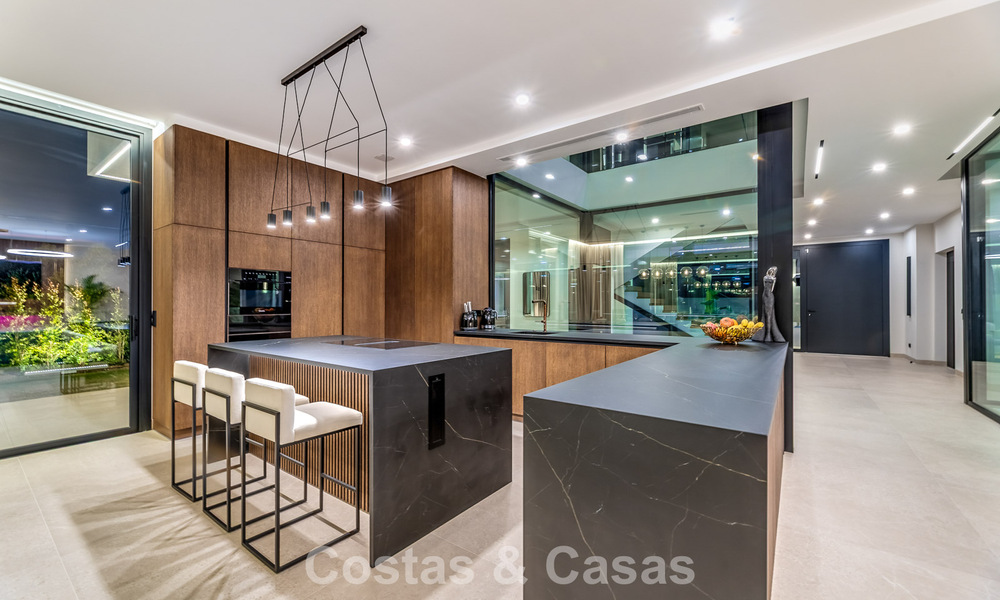 Villa design sophistiquée avec vue imprenable sur la mer à vendre à El Madroñal, Benahavis - Marbella 796847