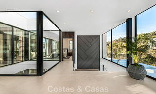 Villa design sophistiquée avec vue imprenable sur la mer à vendre à El Madroñal, Benahavis - Marbella 796848 