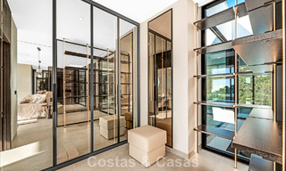 Villa design sophistiquée avec vue imprenable sur la mer à vendre à El Madroñal, Benahavis - Marbella 796849 