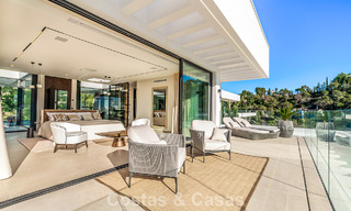 Villa design sophistiquée avec vue imprenable sur la mer à vendre à El Madroñal, Benahavis - Marbella 796850 