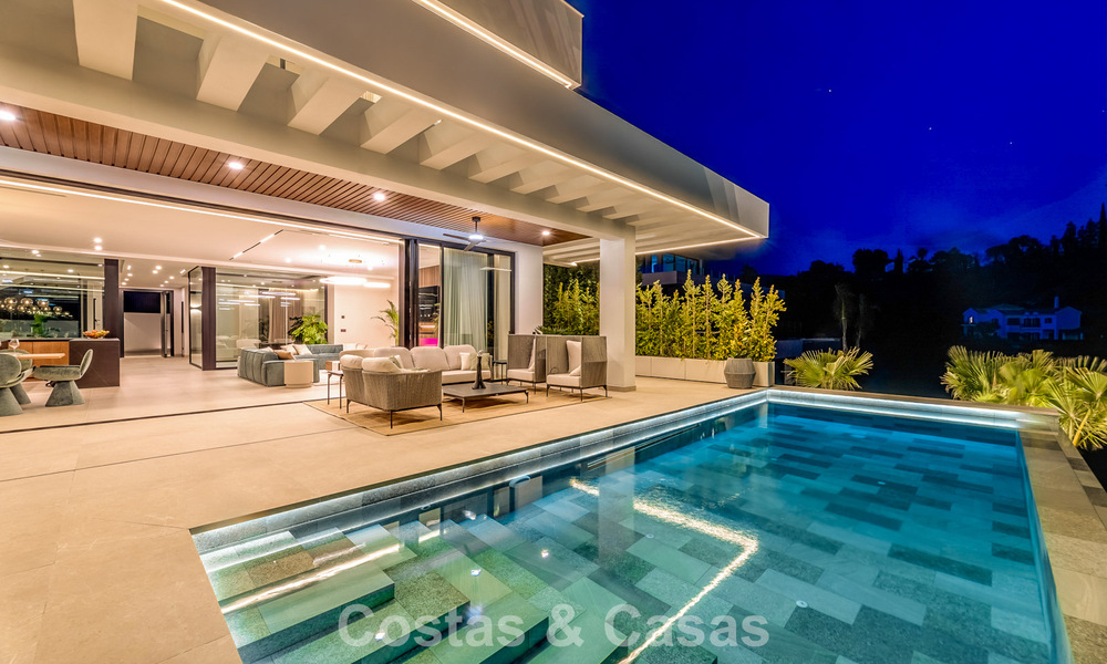Villa design sophistiquée avec vue imprenable sur la mer à vendre à El Madroñal, Benahavis - Marbella 796852