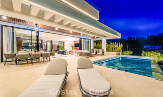 Villa design sophistiquée avec vue imprenable sur la mer à vendre à El Madroñal, Benahavis - Marbella 796857 