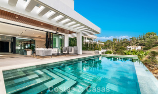 Villa design sophistiquée avec vue imprenable sur la mer à vendre à El Madroñal, Benahavis - Marbella 796861 