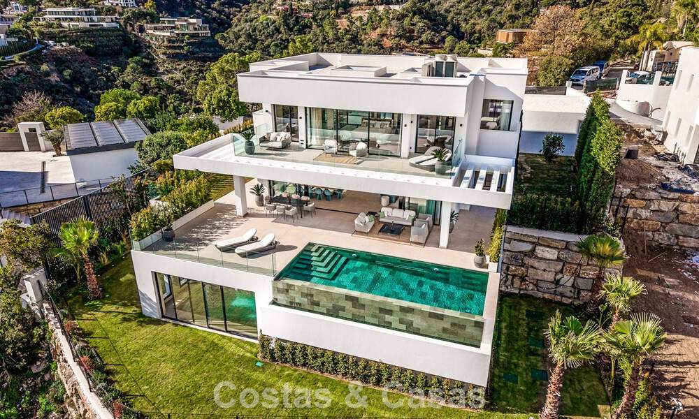 Villa design sophistiquée avec vue imprenable sur la mer à vendre à El Madroñal, Benahavis - Marbella 796864