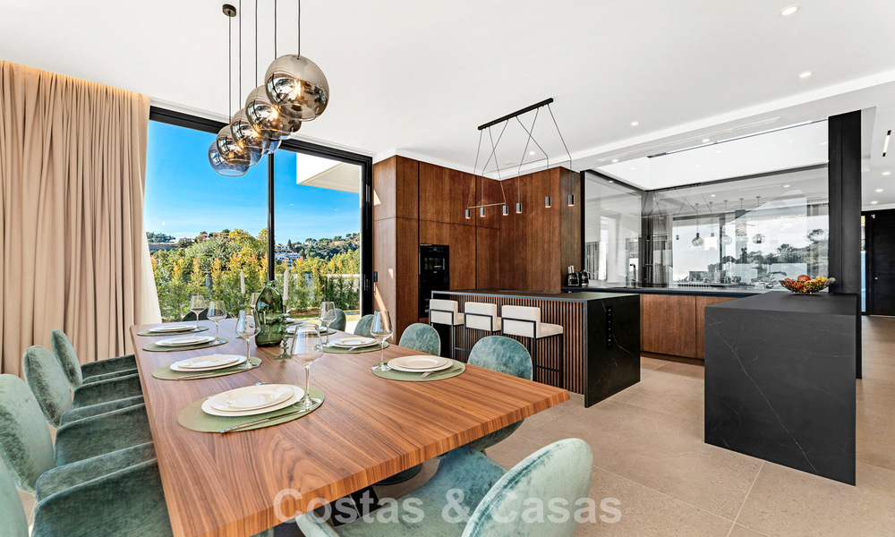 Villa design sophistiquée avec vue imprenable sur la mer à vendre à El Madroñal, Benahavis - Marbella 796865