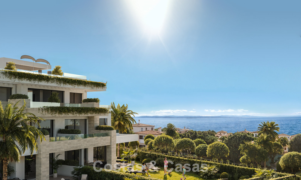 Nouveau sur le marché. Appartements de charme élégants à vendre à distance de marche de la plage à l'ouest d'Estepona 775420