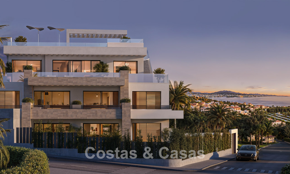 Nouveau sur le marché. Appartements de charme élégants à vendre à distance de marche de la plage à l'ouest d'Estepona 775422