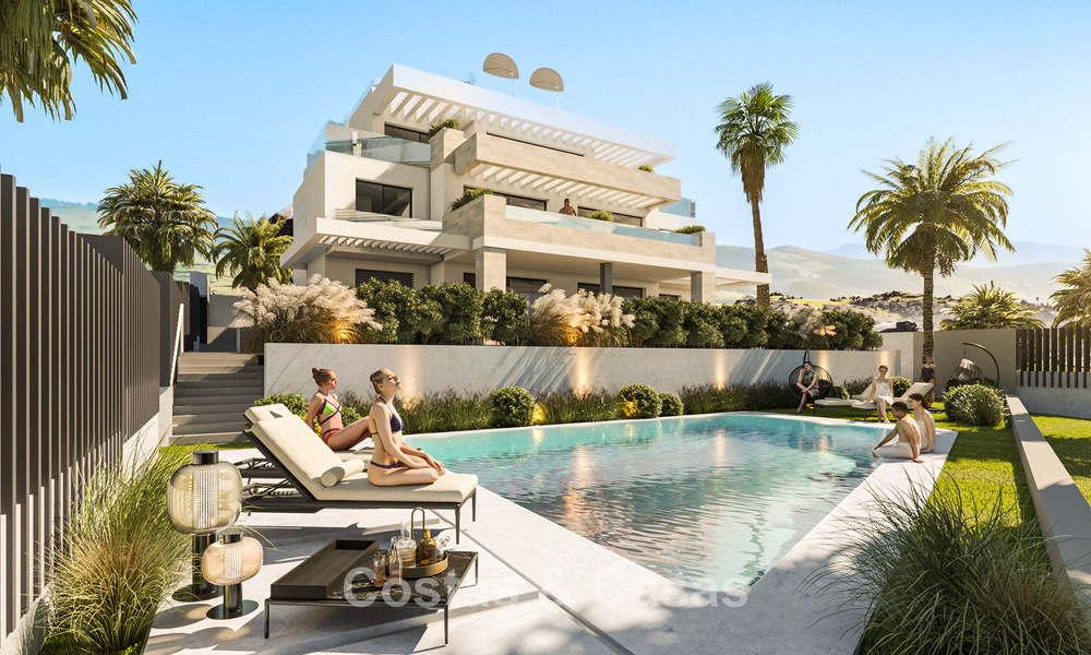 Nouveau sur le marché. Appartements de charme élégants à vendre à distance de marche de la plage à l'ouest d'Estepona 775436