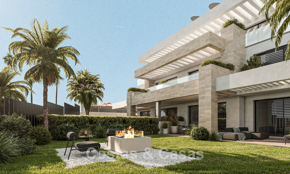 Nouveau sur le marché. Appartements de charme élégants à vendre à distance de marche de la plage à l'ouest d'Estepona 775437