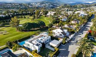 Villa luxueuse de style moderne à vendre, en bordure du terrain de golf à Nueva Andalucia, Marbella 775534 
