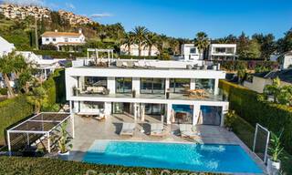 Villa luxueuse de style moderne à vendre, en bordure du terrain de golf à Nueva Andalucia, Marbella 775536 