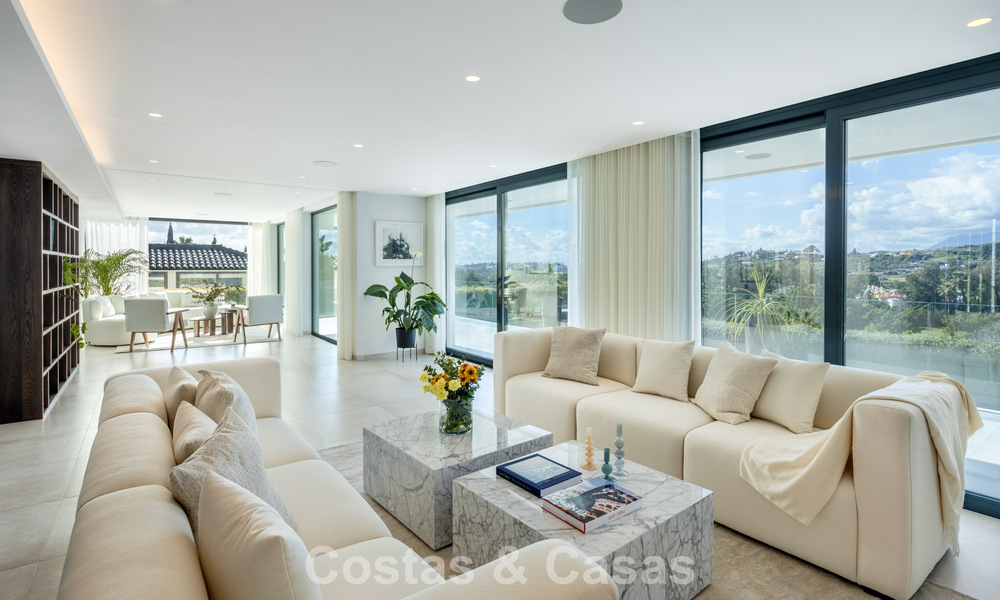 Villa luxueuse de style moderne à vendre, en bordure du terrain de golf à Nueva Andalucia, Marbella 775539