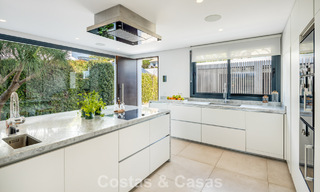 Villa luxueuse de style moderne à vendre, en bordure du terrain de golf à Nueva Andalucia, Marbella 775541 