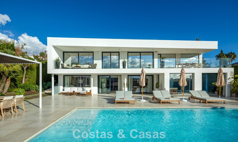 Villa luxueuse de style moderne à vendre, en bordure du terrain de golf à Nueva Andalucia, Marbella 775555