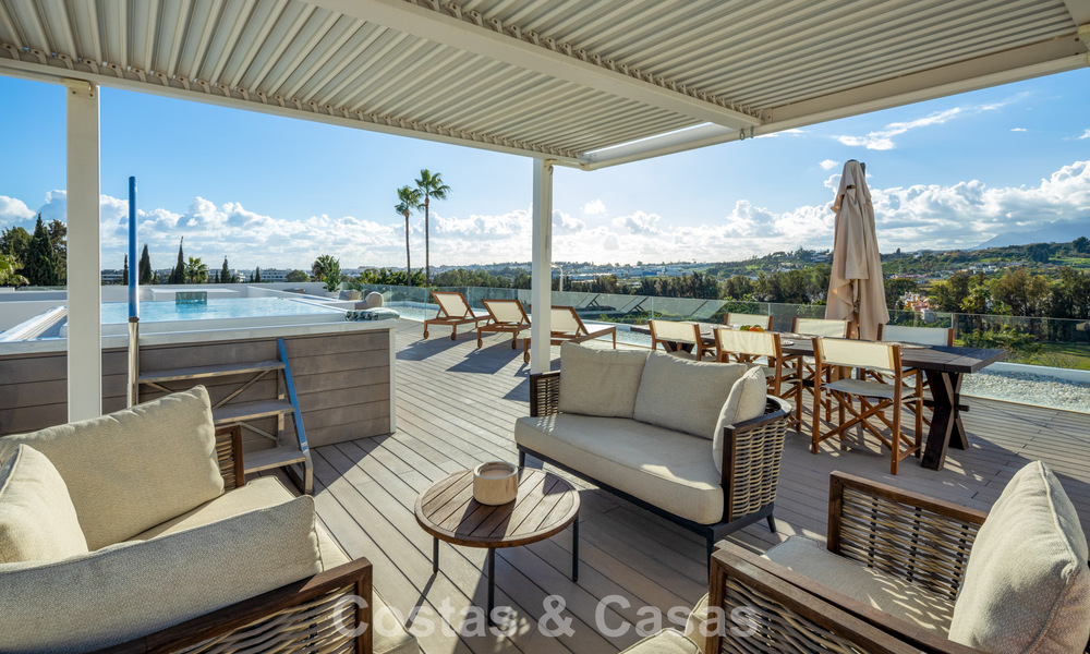 Villa luxueuse de style moderne à vendre, en bordure du terrain de golf à Nueva Andalucia, Marbella 775556