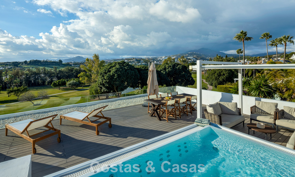 Villa luxueuse de style moderne à vendre, en bordure du terrain de golf à Nueva Andalucia, Marbella 775557