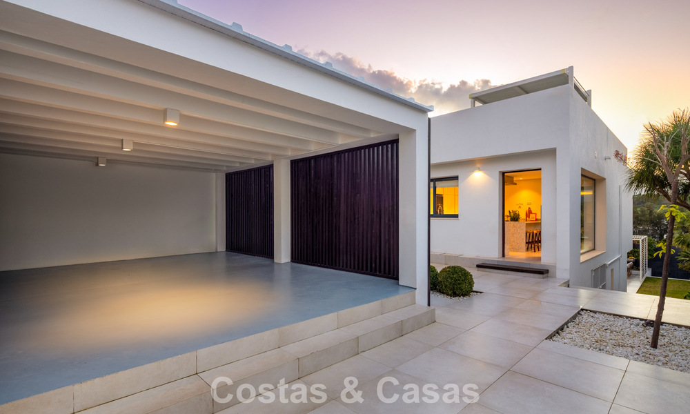 Villa luxueuse de style moderne à vendre, en bordure du terrain de golf à Nueva Andalucia, Marbella 775558