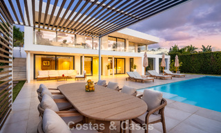 Villa luxueuse de style moderne à vendre, en bordure du terrain de golf à Nueva Andalucia, Marbella 775561 