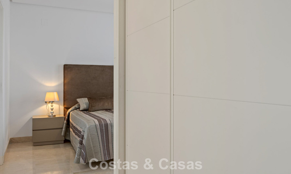 Penthouse prêt à emménager avec vue panoramique sur la mer dans un complexe méditerranéen à vendre à Benahavis - Marbella 775759