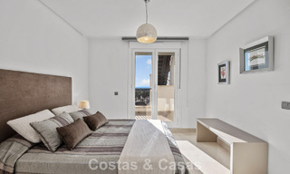 Penthouse prêt à emménager avec vue panoramique sur la mer dans un complexe méditerranéen à vendre à Benahavis - Marbella 775760 