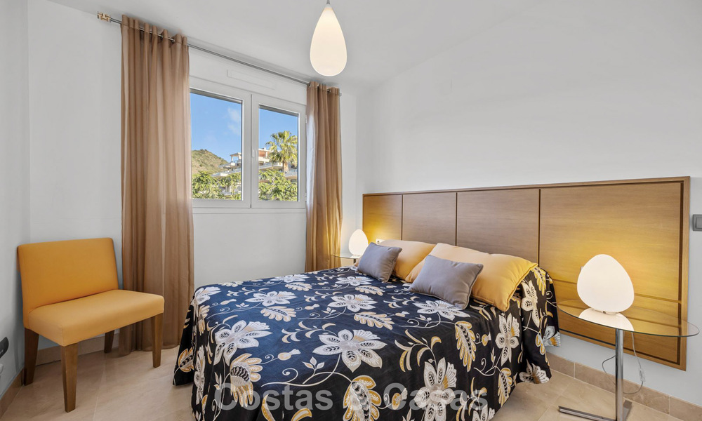 Penthouse prêt à emménager avec vue panoramique sur la mer dans un complexe méditerranéen à vendre à Benahavis - Marbella 775763