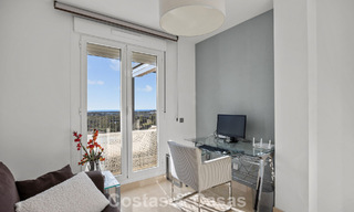 Penthouse prêt à emménager avec vue panoramique sur la mer dans un complexe méditerranéen à vendre à Benahavis - Marbella 775766 