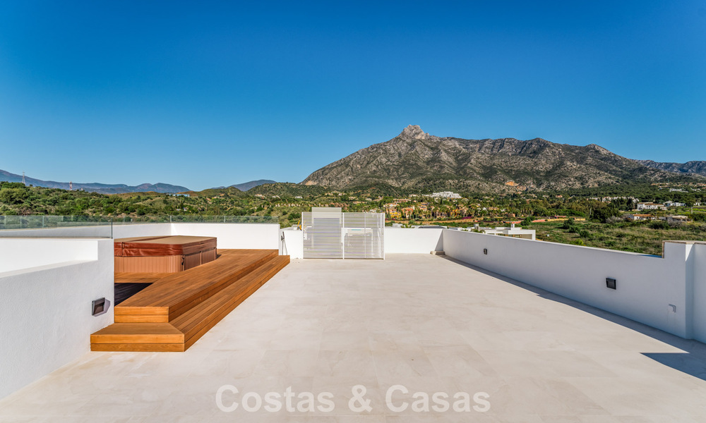 Villa de luxe sophistiquée à vendre dans une communauté fermée exclusive sur le prestigieux Golden Mile de Marbella 775565