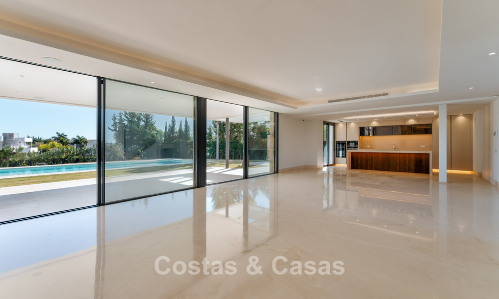 Villa de luxe sophistiquée à vendre dans une communauté fermée exclusive sur le prestigieux Golden Mile de Marbella 775571