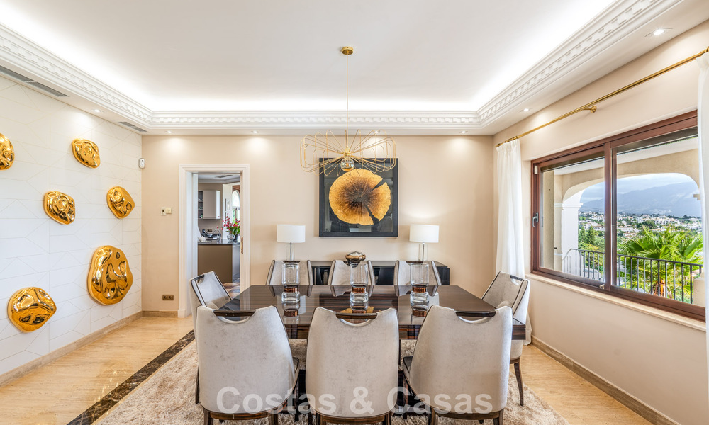 Spacieuse villa de luxe avec des vues spectaculaires à vendre dans une urbanisation très recherchée à Benahavis - Marbella 775664