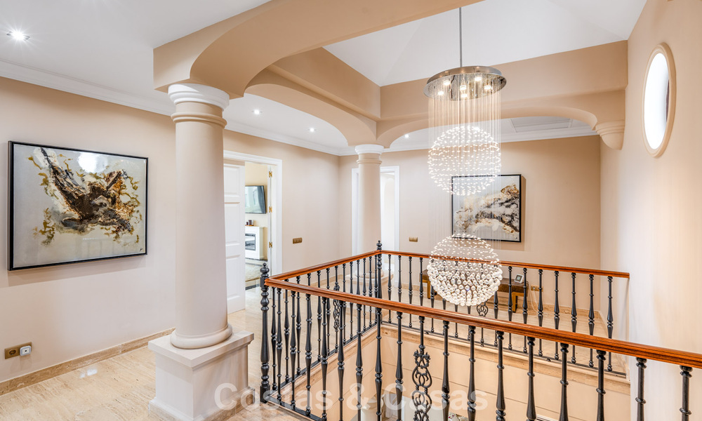 Spacieuse villa de luxe avec des vues spectaculaires à vendre dans une urbanisation très recherchée à Benahavis - Marbella 775671