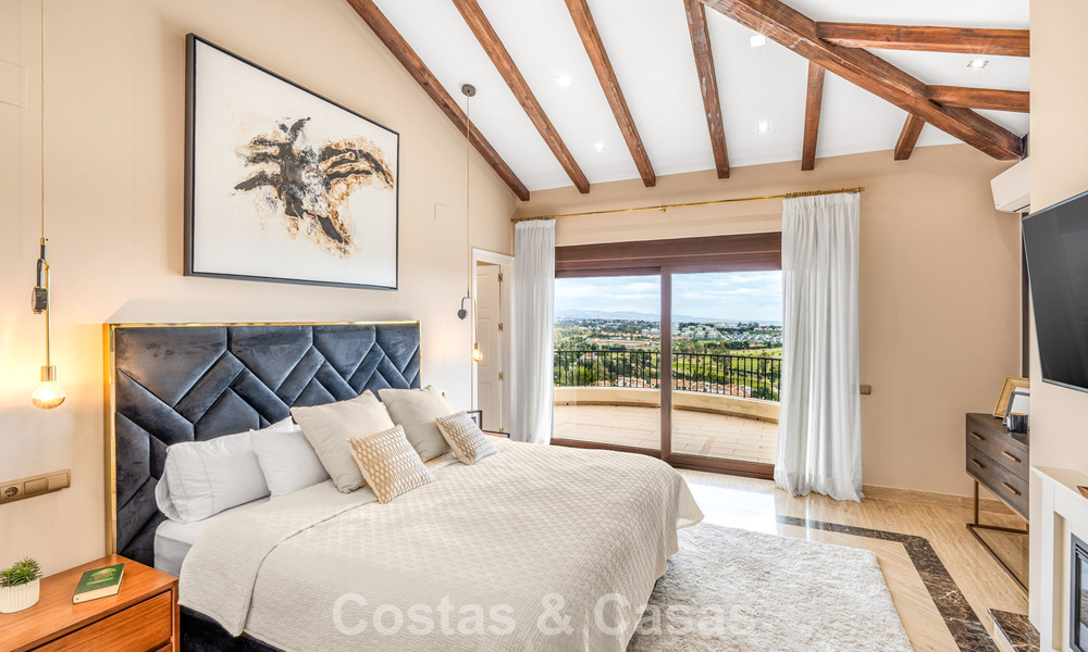 Spacieuse villa de luxe avec des vues spectaculaires à vendre dans une urbanisation très recherchée à Benahavis - Marbella 775672