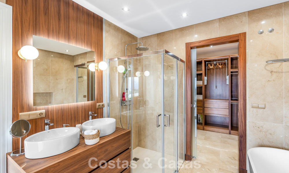 Spacieuse villa de luxe avec des vues spectaculaires à vendre dans une urbanisation très recherchée à Benahavis - Marbella 775674