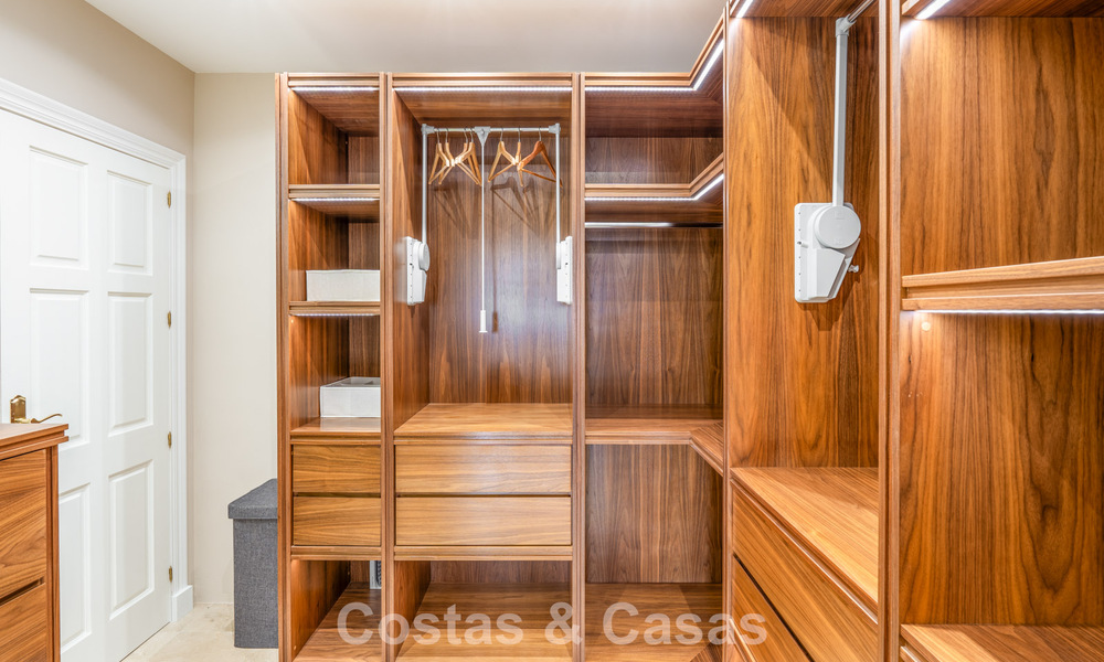 Spacieuse villa de luxe avec des vues spectaculaires à vendre dans une urbanisation très recherchée à Benahavis - Marbella 775675