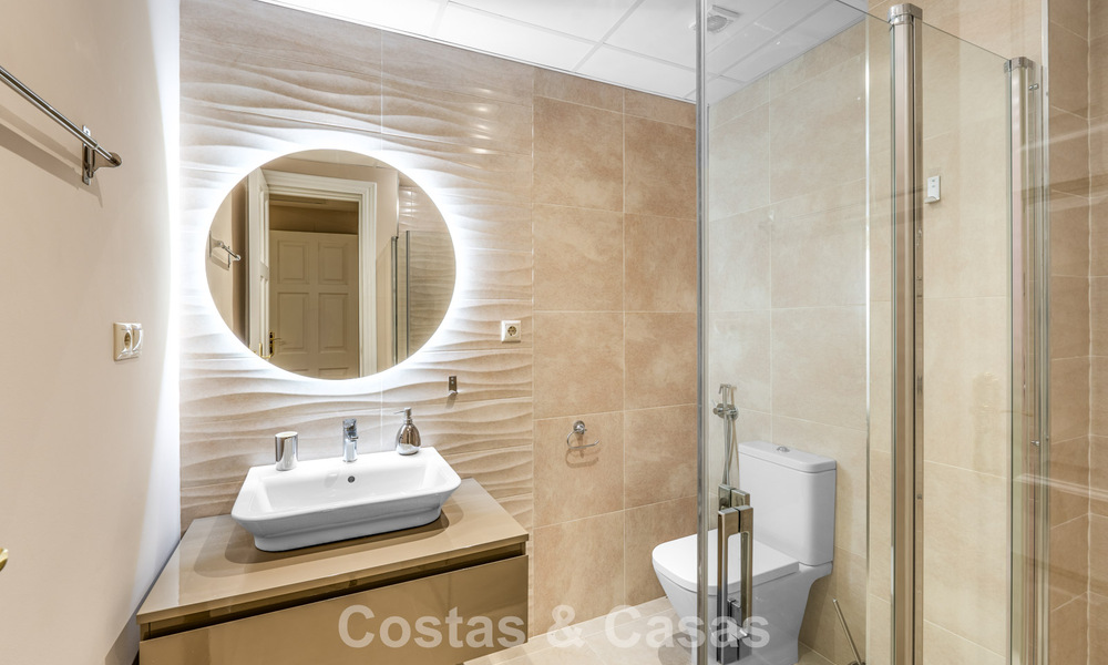 Spacieuse villa de luxe avec des vues spectaculaires à vendre dans une urbanisation très recherchée à Benahavis - Marbella 775685