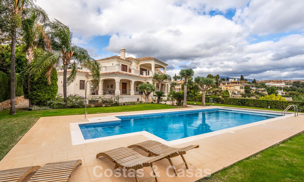 Spacieuse villa de luxe avec des vues spectaculaires à vendre dans une urbanisation très recherchée à Benahavis - Marbella 775704