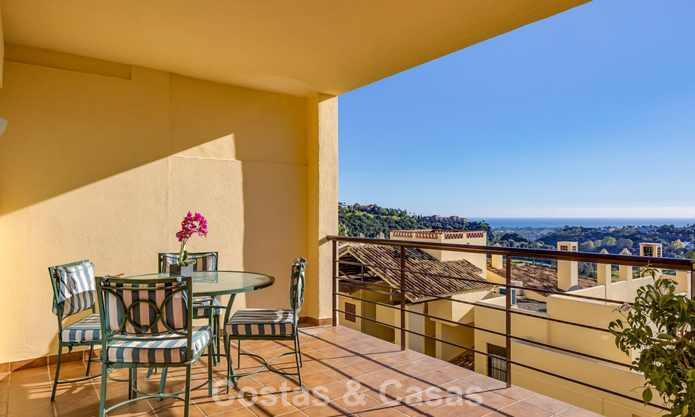 Appartement spacieux de 3 chambres à vendre, prêt à emménager, entouré de terrains de golf à Benahavis - Marbella 775706