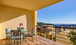 Appartement spacieux de 3 chambres à vendre, prêt à emménager, entouré de terrains de golf à Benahavis - Marbella 775706 