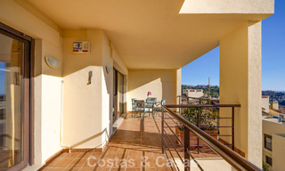 Appartement spacieux de 3 chambres à vendre, prêt à emménager, entouré de terrains de golf à Benahavis - Marbella 775707 