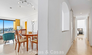 Appartement spacieux de 3 chambres à vendre, prêt à emménager, entouré de terrains de golf à Benahavis - Marbella 775713 